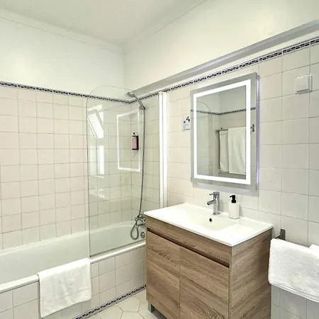 Da Rocha, 605 Concorde, Charming With Sea View, Internet And Parking, By Ig *